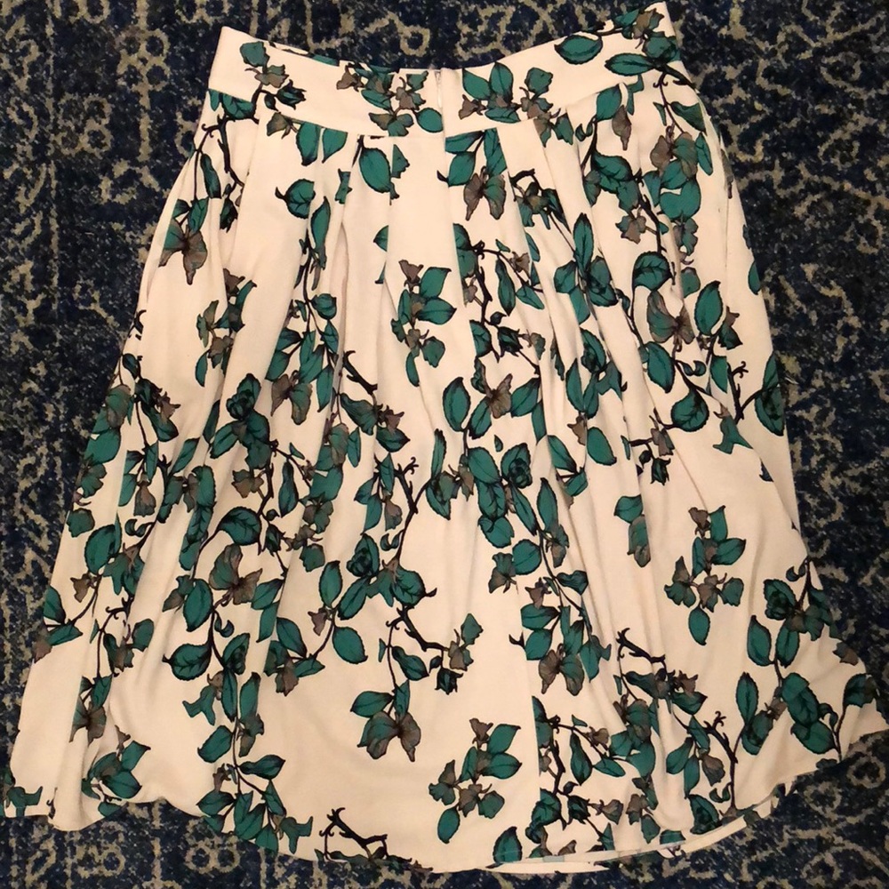 White Eva Mendes Skirt with Green Pattern